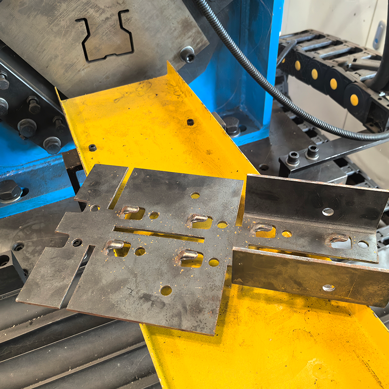 Rack Beam End Clip Stamping & Forming Machine