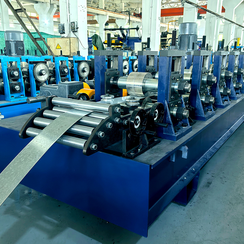 Hydraulic follow-punch and follow-cut photovoltaic bracket Roll Forming Machine