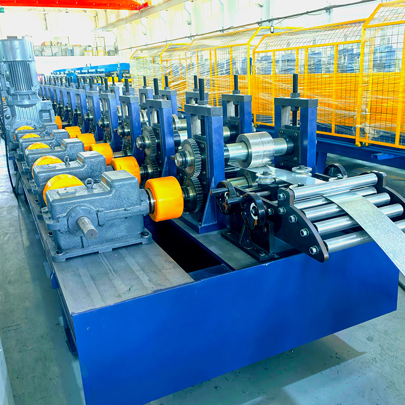 Hydraulic follow-punch and follow-cut photovoltaic bracket Roll Forming Machine
