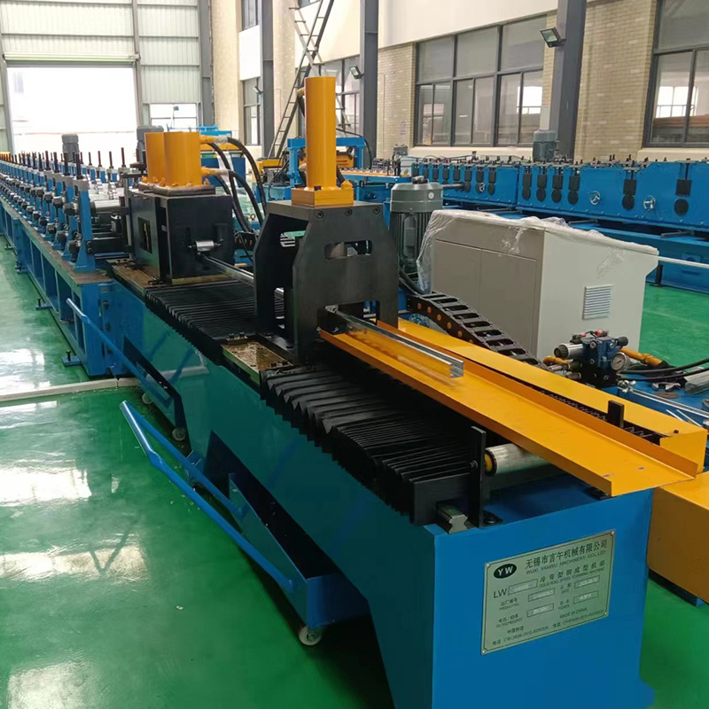 Hydraulic follow-punch and follow-cut photovoltaic bracket Roll Forming Machine
