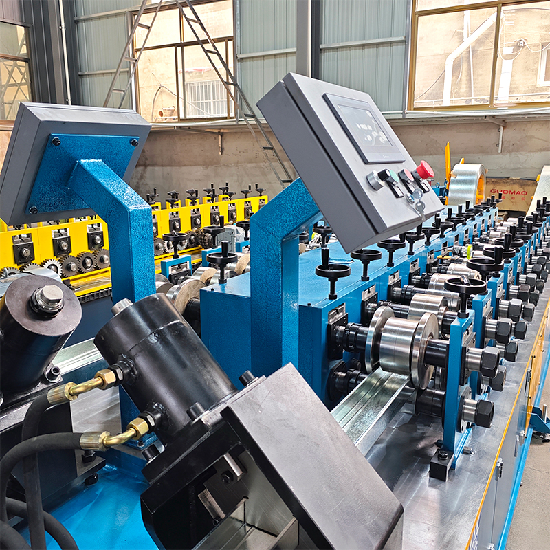 Dual-outlet light steel keel Roll Forming Machine