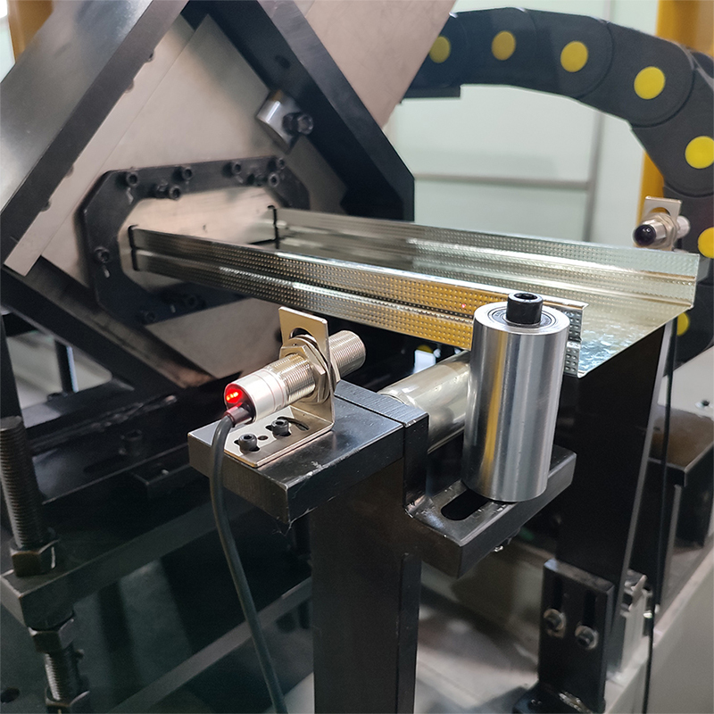 CU Opening and Closing Light Steel Keel Roll Forming Machine